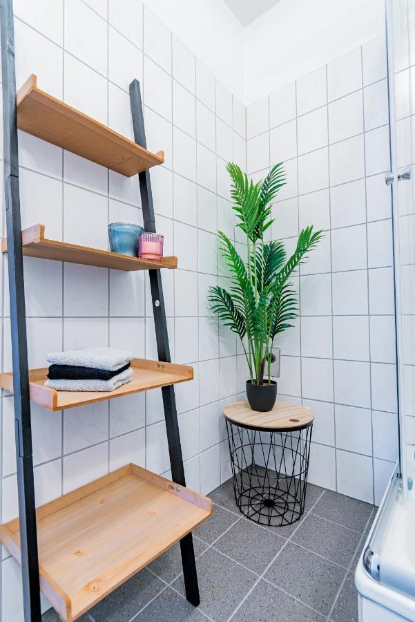 Helles Apartment In Top-Lage Mit Parkplatz Magdebourg Extérieur photo